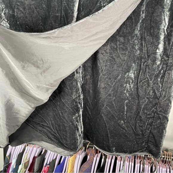 ANN Taylor LOFT Plus Gray Crushed Velvet Faux Wrap Skirt - Picture 4 of 6